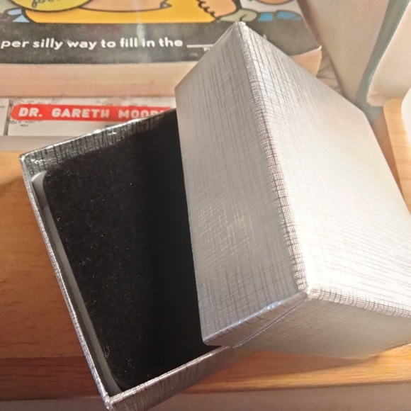 Kay Jeweler's Diamond Heart Necklace Sterling Silver 18" - Picture 4 of 4